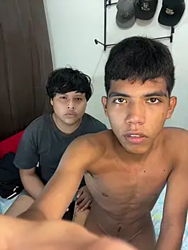 Snapshot of P4NT0J4 chatting on February 7, 2026, 1:24 am P4NT0J4 online show from February 7, 2026, 1:24 am