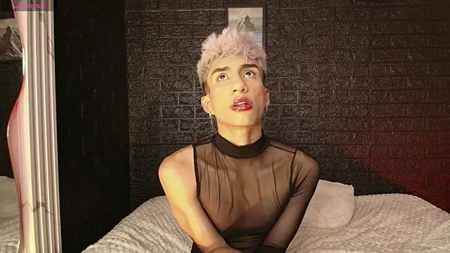 Snapshot of Erick_Velveth chatting on October 12, 2025, 10:11 pm Erick Velveth online show from October 12, 2025, 10:11 pm