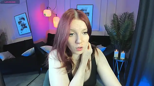 Layla Glam online show from October 26, 2025, 5:30 am