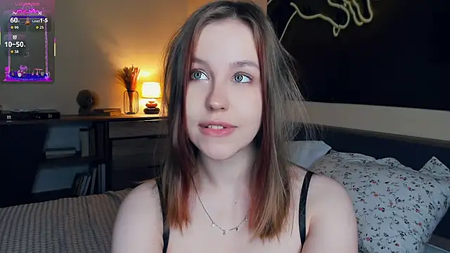 MaliaBourraine online show from October 21, 2025, 7:08 am