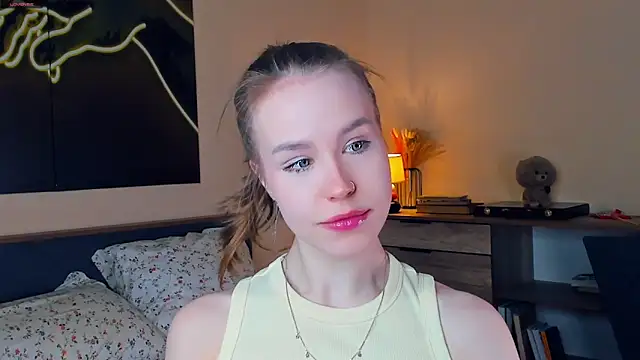 MaliaBourraine online show from March 9, 2026, 9:46 am