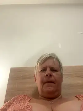 Snapshot of VyC7564 chatting on October 11, 2025, 10:55 pm VyC7564 online show from October 11, 2025, 10:55 pm