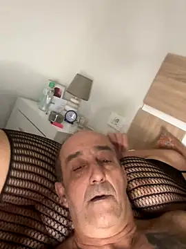 Snapshot of VyC7564 chatting on October 24, 2025, 8:57 am VyC7564 online show from October 24, 2025, 8:57 am