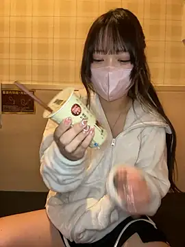 Snapshot of Yua_nyan_cute chatting on October 6, 2025, 12:12 am Yua nyan cute online show from October 6, 2025, 12:12 am