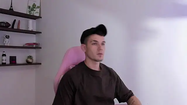 BooyHott  online show from December 14, 2025, 6:57 pm