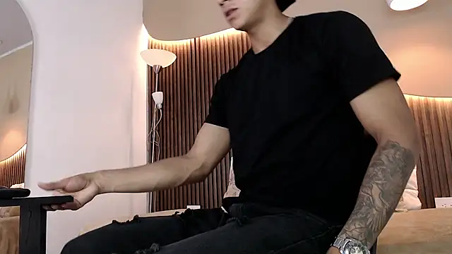 Snapshot of Aiden_steel chatting on October 2, 2025, 1:25 pm Aiden steel online show from October 2, 2025, 1:25 pm