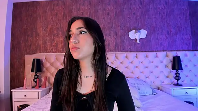 LiaaTurner online show from October 3, 2025, 9:16 pm