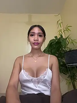 Snapshot of UrIdealGirl_Jade chatting on May 24, 2026, 2:17 pm UrIdealGirl Jade online show from May 24, 2026, 2:17 pm