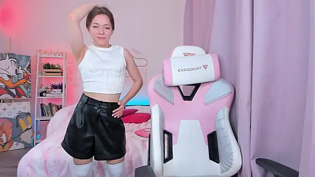 Snapshot of Leri_Dells chatting on November 4, 2025, 4:11 pm Leri Dells online show from November 4, 2025, 4:11 pm