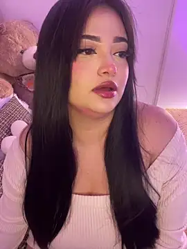 Mericute  online show from April 21, 2026, 1:42 am