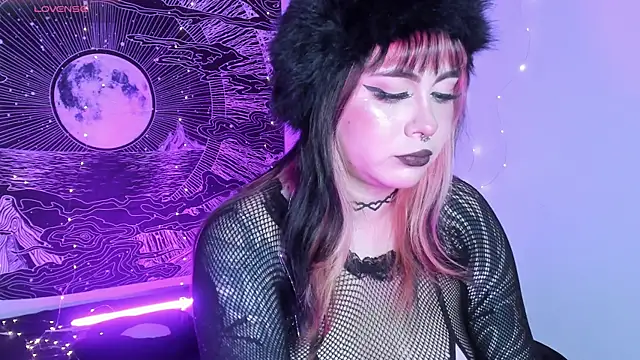 Snapshot of Hallucigenia_ chatting on January 12, 2026, 9:52 pm Hallucigenia online show from January 12, 2026, 9:52 pm