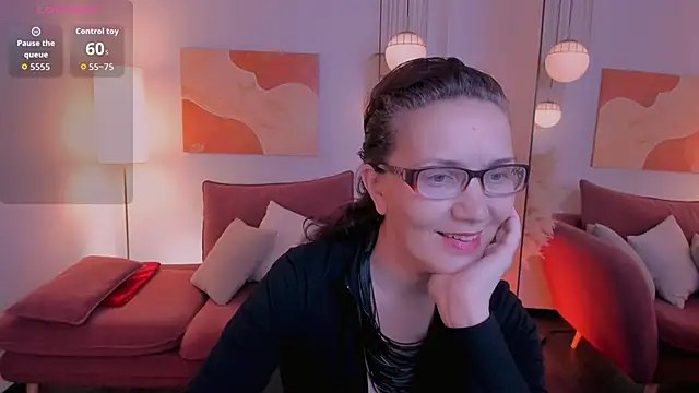 Snapshot of Irene_Marlow chatting on October 19, 2025, 1:36 pm Irene Marlow online show from October 19, 2025, 1:36 pm