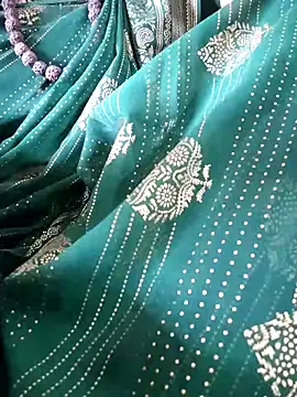 sweetqueen143 online show from October 25, 2025, 4:55 am