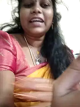 sweetqueen143 online show from October 18, 2025, 6:21 pm