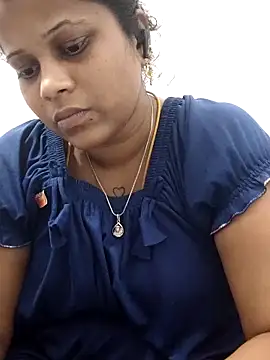 sweetqueen143 online show from March 31, 2026, 7:10 am