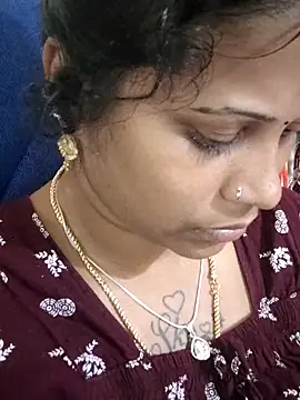 sweetqueen143 online show from November 20, 2025, 4:40 pm