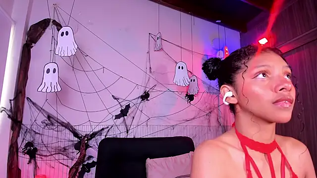 Snapshot of natalia_blue chatting on November 6, 2025, 5:39 pm natalia blue online show from November 6, 2025, 5:39 pm