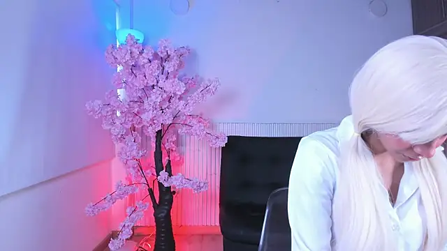 Snapshot of natalia_blue chatting on September 19, 2025, 4:11 pm natalia blue online show from September 19, 2025, 4:11 pm