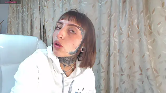 Gyal 8  online show from October 3, 2025, 3:41 am