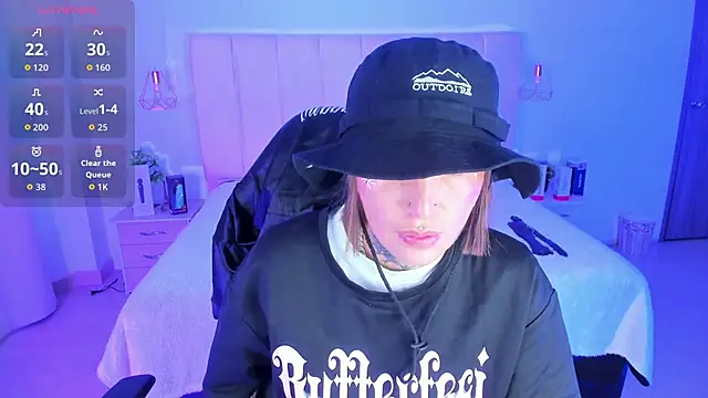 Snapshot of Gyal_8_ chatting on February 25, 2026, 5:18 am Gyal 8 online show from February 25, 2026, 5:18 am