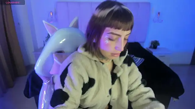 Snapshot of Gyal_8_ chatting on December 23, 2025, 3:39 am Gyal 8 online show from December 23, 2025, 3:39 am