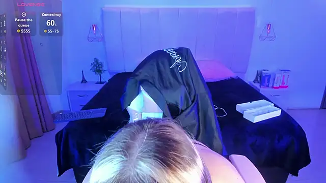 Snapshot of Gyal_8_ chatting on December 20, 2025, 6:38 am Gyal 8 online show from December 20, 2025, 6:38 am