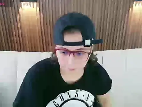 dirty feelena online show from May 17, 2026, 3:34 pm