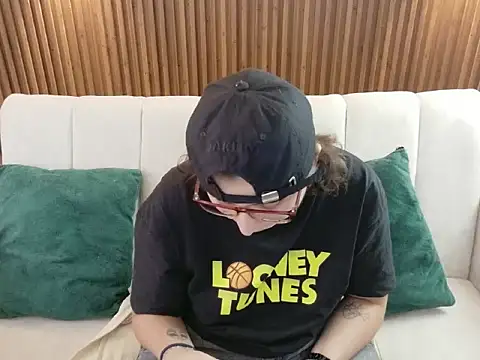 dirty feelena online show from February 4, 2026, 5:41 pm