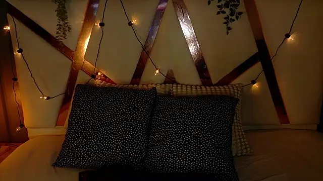 MyApril   online show from February 25, 2026, 12:05 pm