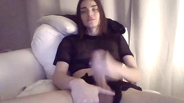 Snapshot of Luna_Samosienko chatting on December 20, 2025, 12:19 pm Luna Samosienko online show from December 20, 2025, 12:19 pm