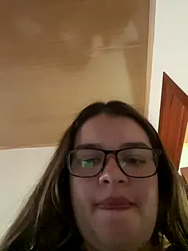 Snapshot of Aphrill chatting on October 27, 2025, 9:38 pm Aphrill online show from October 27, 2025, 9:38 pm