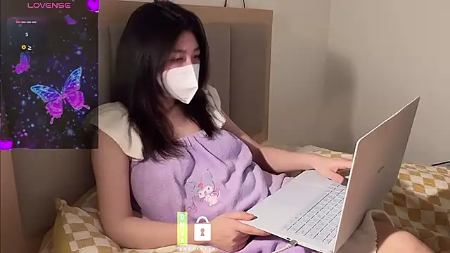 Snapshot of fioralba chatting on January 18, 2026, 8:45 pm fioralba online show from January 18, 2026, 8:45 pm