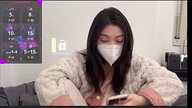 Snapshot of fioralba chatting on February 2, 2026, 2:21 am fioralba online show from February 2, 2026, 2:21 am