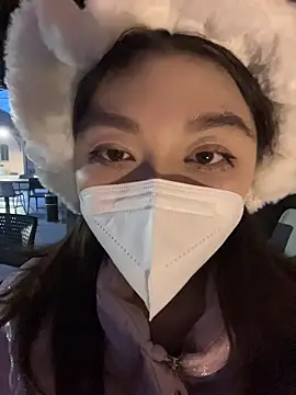 Snapshot of fioralba chatting on January 17, 2026, 4:21 pm fioralba online show from January 17, 2026, 4:21 pm