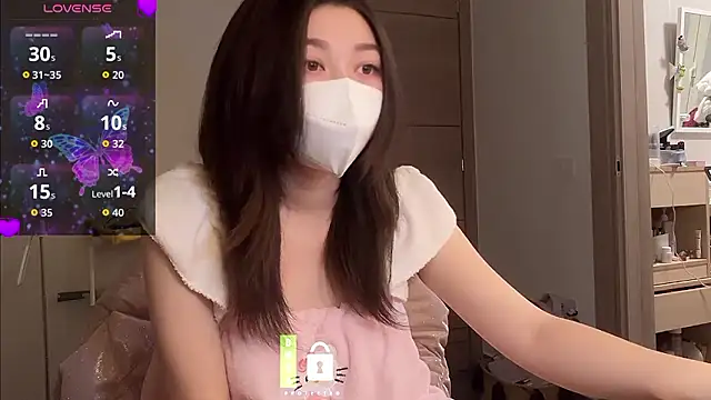 Snapshot of fioralba chatting on January 13, 2026, 6:23 pm fioralba online show from January 13, 2026, 6:23 pm