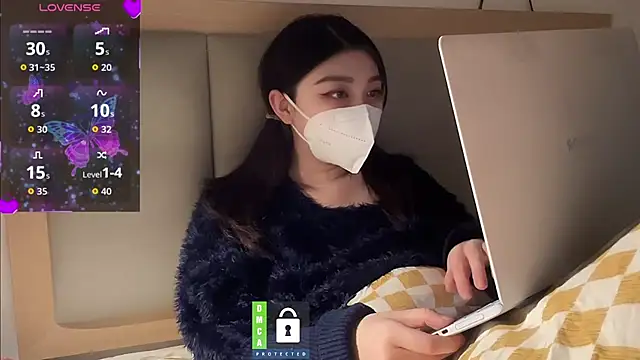 Snapshot of fioralba chatting on January 12, 2026, 12:06 am fioralba online show from January 12, 2026, 12:06 am