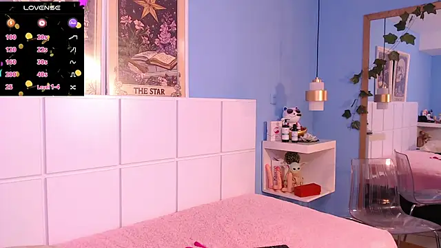 PenelopeBond online show from November 7, 2025, 1:59 pm