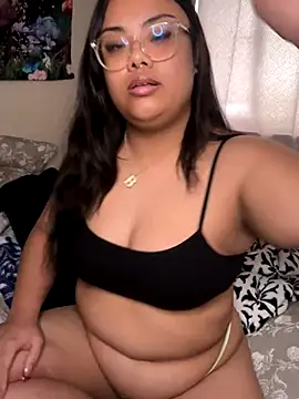 kiaradanielaxx online show from December 19, 2025, 6:21 pm