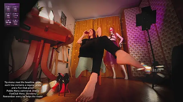 Giantess Eva online show from March 4, 2026, 9:55 pm