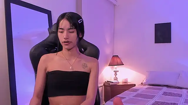 Snapshot of Rouse_Monroe chatting on November 11, 2025, 4:07 am Rouse Monroe online show from November 11, 2025, 4:07 am