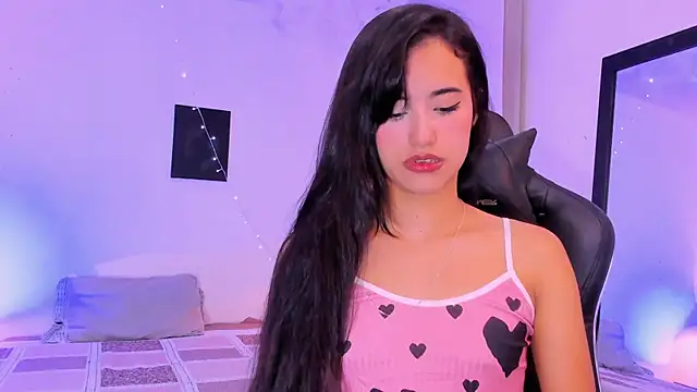 Snapshot of Rouse_Monroe chatting on March 2, 2026, 12:23 pm Rouse Monroe online show from March 2, 2026, 12:23 pm