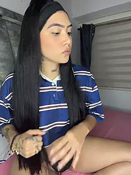 liahouses online show from February 16, 2026, 11:57 pm