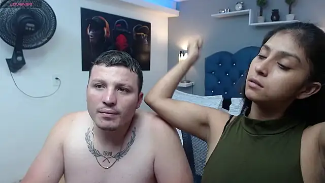 Snapshot of scarlett_and_justin chatting on October 17, 2025, 3:21 am scarlett and justin online show from October 17, 2025, 3:21 am