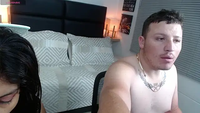 Snapshot of scarlett_and_justin chatting on October 8, 2025, 3:41 am scarlett and justin online show from October 8, 2025, 3:41 am
