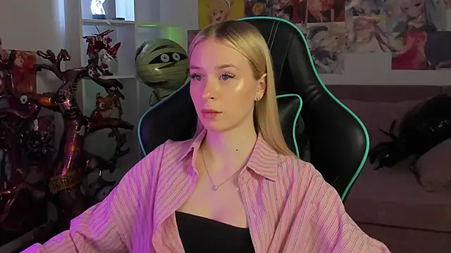 Snapshot of MiaGraces chatting on November 4, 2025, 5:28 pm MiaGraces online show from November 4, 2025, 5:28 pm