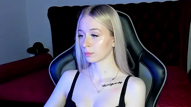 Snapshot of MiaGraces chatting on November 28, 2025, 5:29 am MiaGraces online show from November 28, 2025, 5:29 am