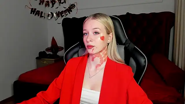 Snapshot of MiaGraces chatting on October 31, 2025, 6:15 pm MiaGraces online show from October 31, 2025, 6:15 pm