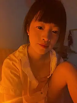 Snapshot of Tramy_xx chatting on June 27, 2026, 2:17 am Tramy xx online show from June 27, 2026, 2:17 am