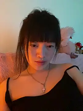 Snapshot of Tramy_xx chatting on June 21, 2026, 6:41 am Tramy xx online show from June 21, 2026, 6:41 am