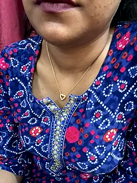 Snapshot of hottyanu03 chatting on October 18, 2025, 6:37 am hottyanu03 online show from October 18, 2025, 6:37 am